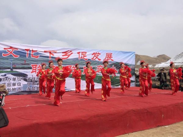 雙聯(lián)送溫暖，文化拜大年（圖）