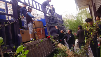 省雜技團(tuán)抵達(dá)敦煌準(zhǔn)備駐場演出