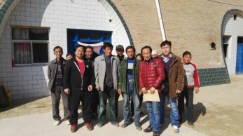 甘肅省雜技團赴環(huán)縣八珠鄉(xiāng)白塬村余茆組開展“大走訪、回頭看”雙聯(lián)工作