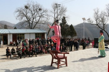文化惠民 秦腔暖冬——甘肅秦腔藝術(shù)劇院赴清水縣新坪、李店兩村開展“文化雙聯(lián) 歡樂萬家”雙聯(lián)暖冬慰問演出活動(dòng)