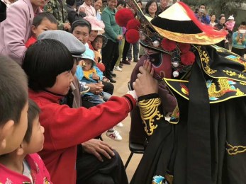 用行動(dòng)見(jiàn)證初心　用腳步丈量前行——甘肅省雜技團(tuán)隴原“紅色文藝輕騎兵” 惠民演出走進(jìn)定西渭源縣