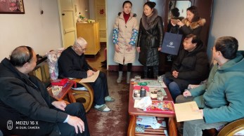 虛寒問暖送關(guān)懷  又是一年春來到——省演藝集團(tuán)王衛(wèi)平副總經(jīng)理2019年春節(jié)前夕慰問雜技團(tuán)老干部