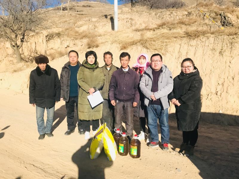 甘肅省京劇團(tuán)赴環(huán)縣車道鄉(xiāng)三角城村開展脫貧攻堅幫扶慰問工作