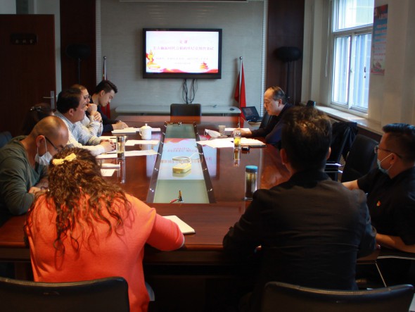 甘肅演藝集團黨委委員、副總經(jīng)理王衛(wèi)平參加甘肅演藝集團歌舞劇院行政黨支部主題黨日活動并講授黨課