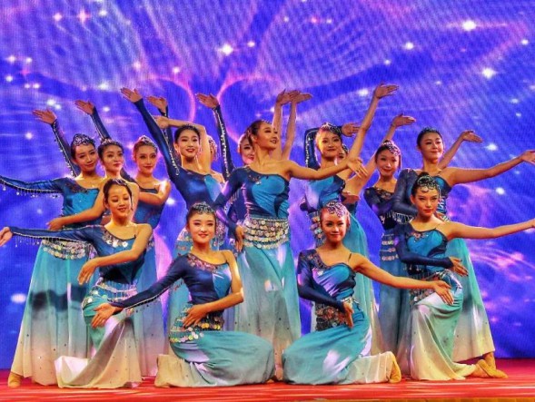 脫貧攻堅(jiān) 文化同行——甘肅演藝集團(tuán)歌舞劇院“甘肅省脫貧攻堅(jiān)‘同心奔小康，奮進(jìn)新時(shí)代’市州巡演”走進(jìn)白銀水川