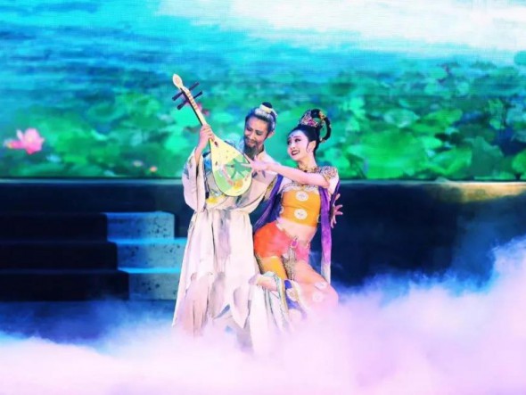 品味經(jīng)典　聆聽國樂——甘肅演藝集團歌舞劇院舞劇《絲路花雨》、民族交響音樂會《歲月留聲》完美呈現(xiàn)