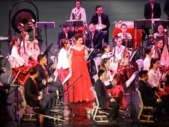 致敬醫(yī)務(wù)工作者我們在行動——甘肅演藝集團歌舞劇院主題樂舞《相約千年》、民族交響音樂會《歲月留聲》輪番上演