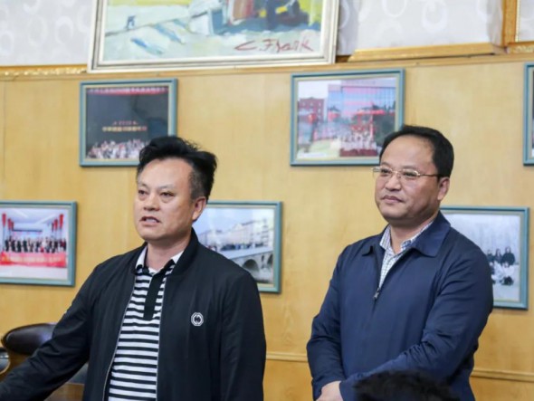 甘肅演藝集團(tuán)黨委副書記、監(jiān)事會(huì)主席、藝術(shù)總監(jiān)龍富國(guó)到甘肅演藝集團(tuán)歌舞劇院指導(dǎo)建黨百年文藝作品創(chuàng)排