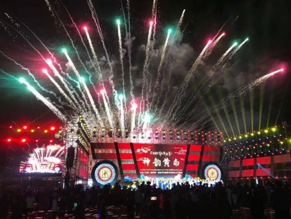 甘肅演藝集團舞美中心承接2021年第三屆青?！嶝曃幕糜喂?jié)開幕式