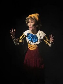 【演出】火了近一個(gè)半世紀(jì)的愛豆，是TA教會(huì)了我們誠(chéng)實(shí)…