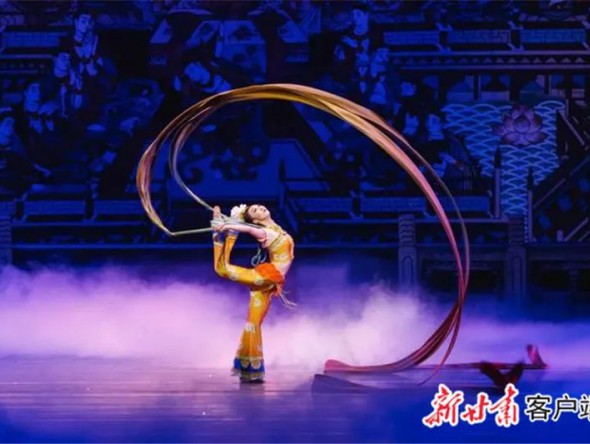 “云起”新甘肅，“花雨”香全球